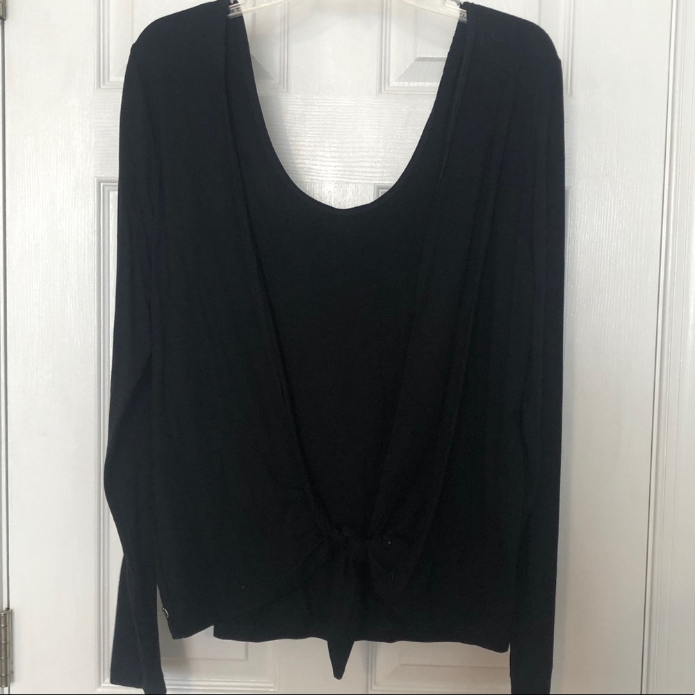 Fabletics tied long sleeve top
